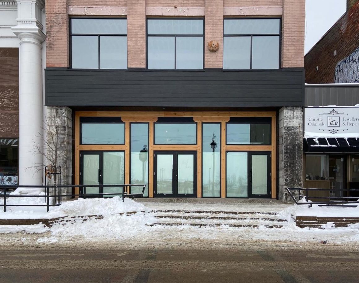 Aluminum Store Front_